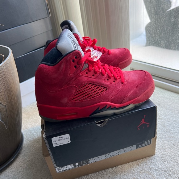 Air Jordan 5 Retro “University Red” – Red Suede – Men’s Size 9Stock